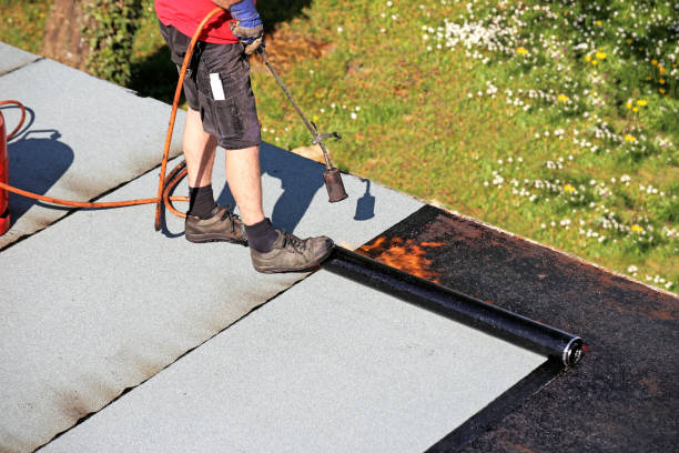 waterproofing flat roof with bitumen sealing membranes